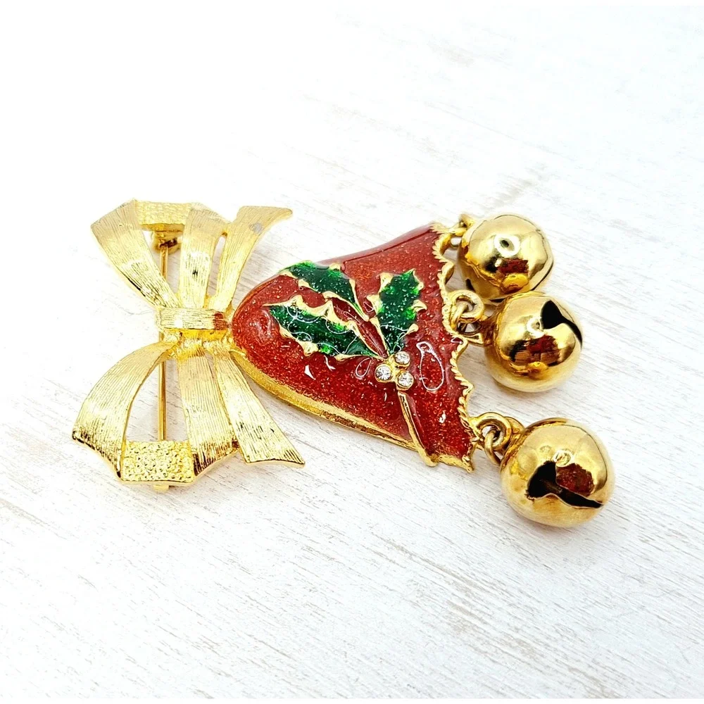 Vintage Christmas Bell Bow Brooch – Goldtone Glitter Enamel Holiday Pin